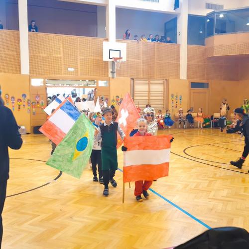 Fahnenträger beim Einzug 