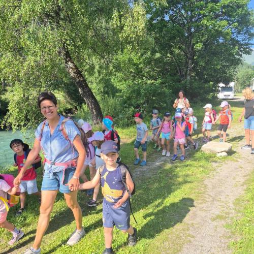 auf dem Weg zum Spielplatz