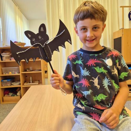 Linus mit seiner Fledermaus